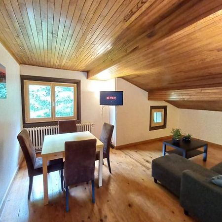 Logement Mansarde Dans Maison Avec Jardin En Bord De Piste, Vue Montagne Les Houches Luaran gambar