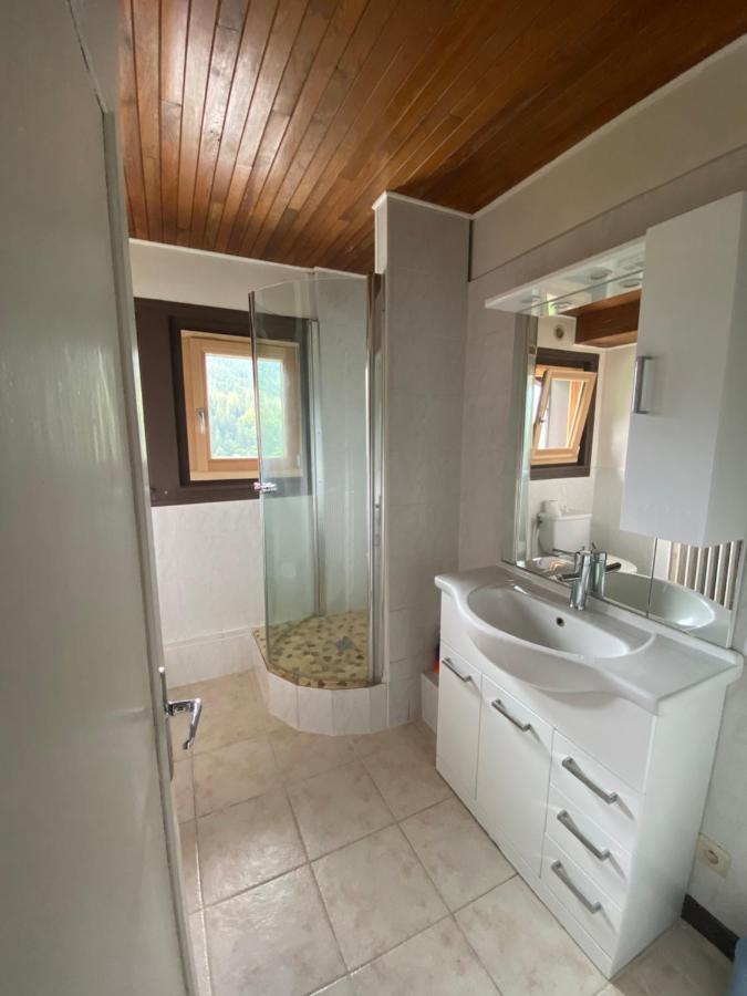 Logement Mansarde Dans Maison Avec Jardin En Bord De Piste, Vue Montagne Les Houches Luaran gambar