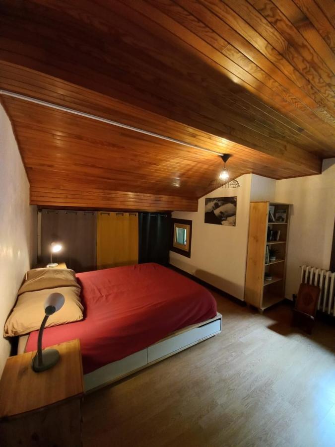 Logement Mansarde Dans Maison Avec Jardin En Bord De Piste, Vue Montagne Les Houches Luaran gambar